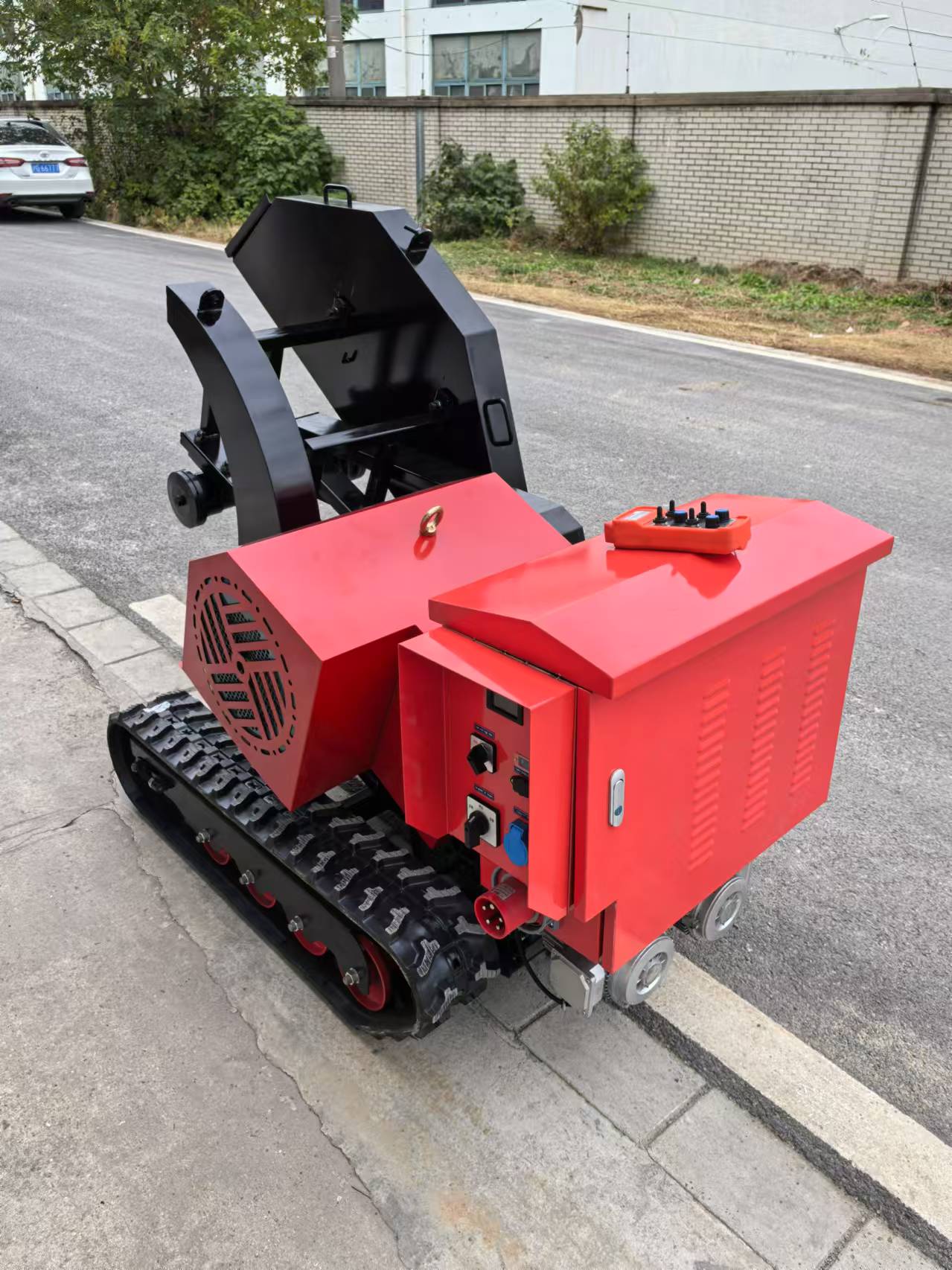 Crawler dual type road saw machine - Image 5