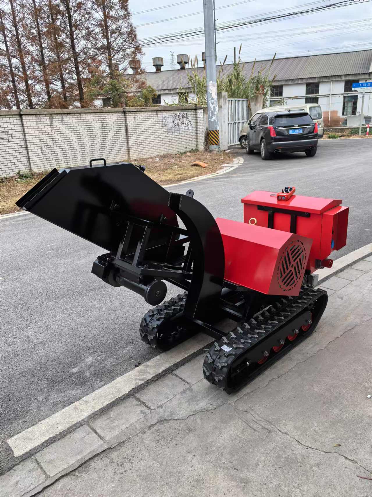 Crawler dual type road saw machine